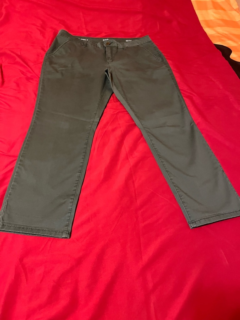 a.n.a Olive Ankle Cropped Pants